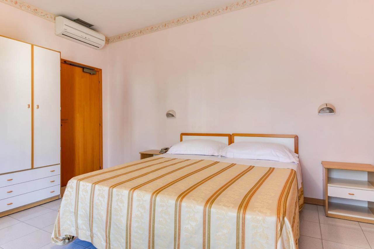 Hotel Sorriso Rimini Exterior foto